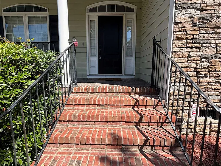 2409 Thorngrove Ct — Photo 3