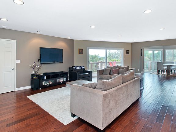 3rd image of 5076 Escobedo Dr