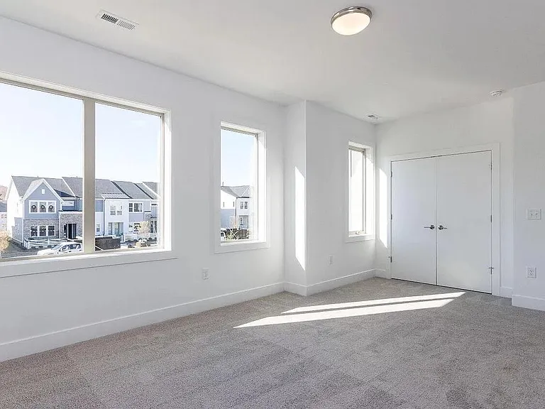 274 Wendover Pkwy — Photo 11