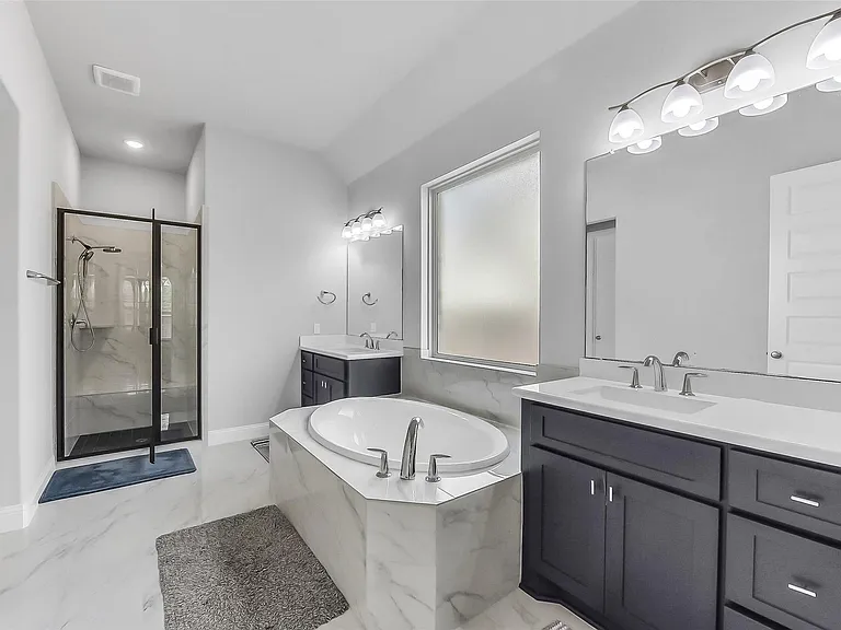 11927 Carillon Forest Dr — Photo 22
