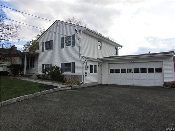 3rd image of 10 Knox Dr