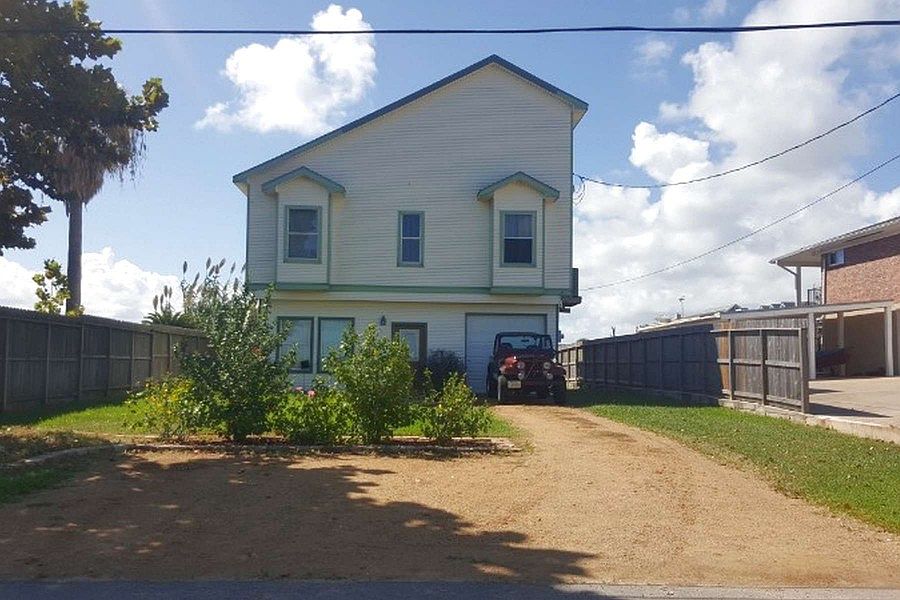 1st image of 713 Blume Dr