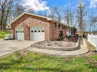 145 Shagbark Ln, Zanesville, OH 43701
