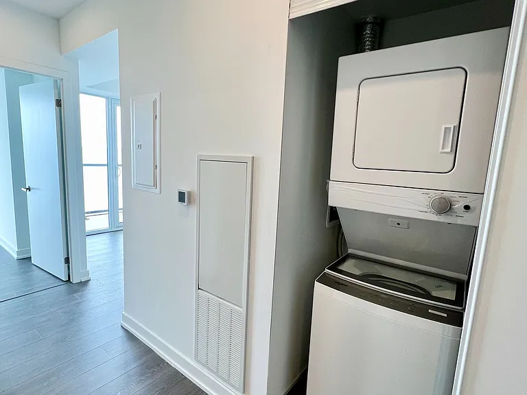 370 Martha St #1307 — Photo 4