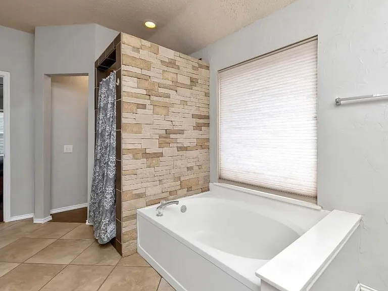7817 Orland Park Cir — Photo 14