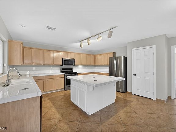 5th image of 2209 Royal Caribbean Ave
