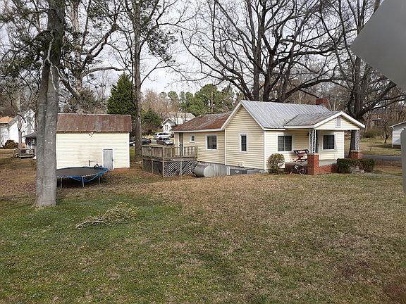 Spacious lot with deck