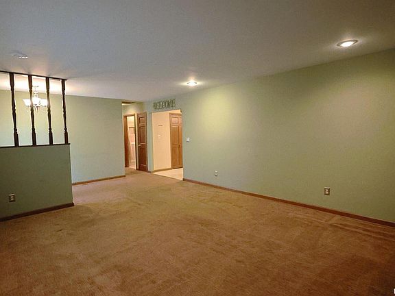 5th image of 334 Northwood Ln