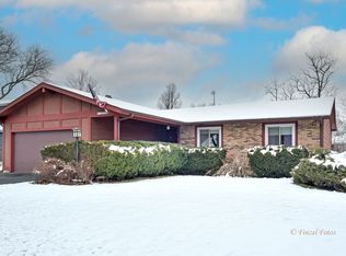 1122 N Old Mill Rd, Palatine, IL 60067