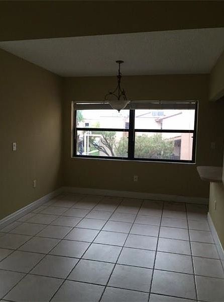 1st image of 685 W Park Dr