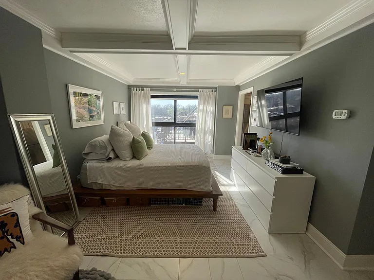 Plaza House — Photo 49