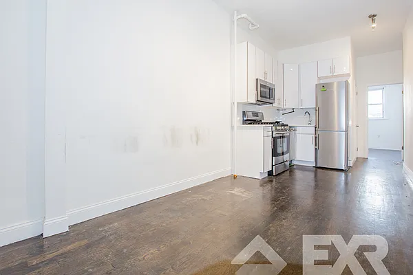 Rented by EXR | media 25
