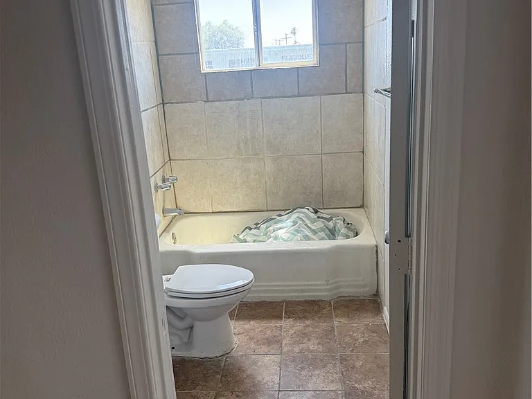 530 E Oakey Blvd #C — Photo 4