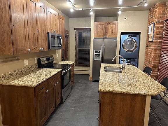 2nd image of 1626 N Franklin St #2