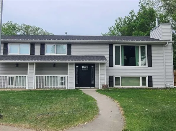 8101 W 95th St, Peace River, AB T8S 1E8