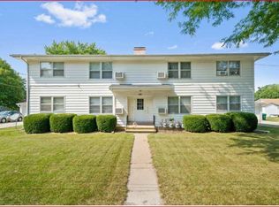 481 Lisbon St #2, Sandwich, IL 60548