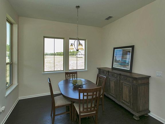 3rd image of 3057 Lucena Ln