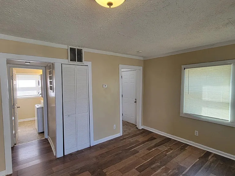 3011 N Tacoma Ave — Photo 3