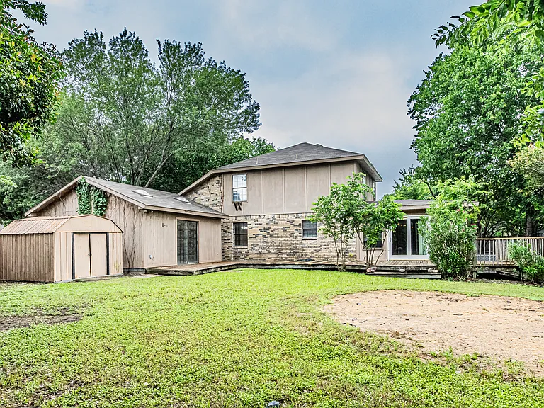 5203 Sutton Ct — Photo 37