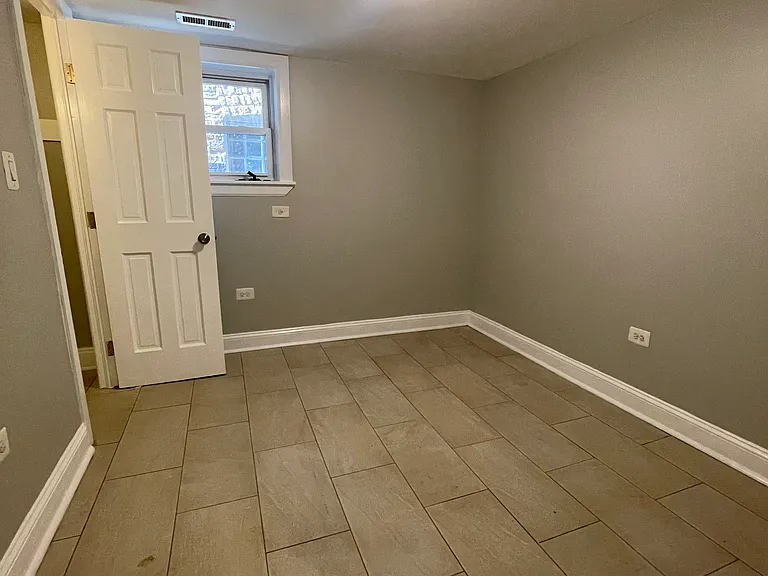 7022 S Maplewood Ave #G — Photo 7