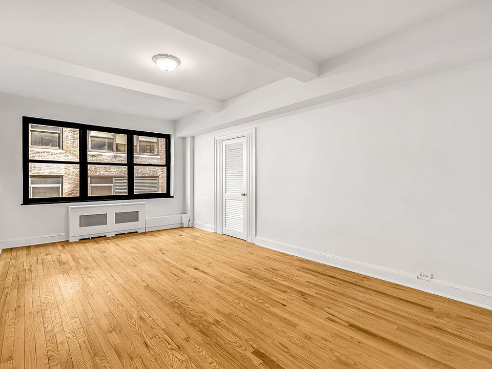 1st image of 307 E 44th St APT 1111