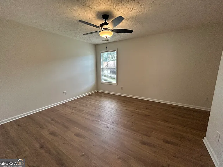 3051 Kentmere Dr — Photo 15