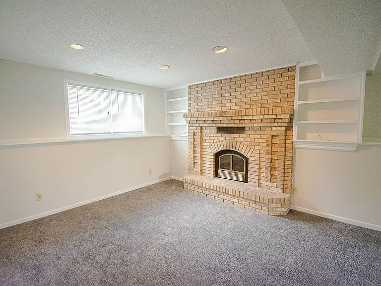 2115 52nd St NW — Photo 13