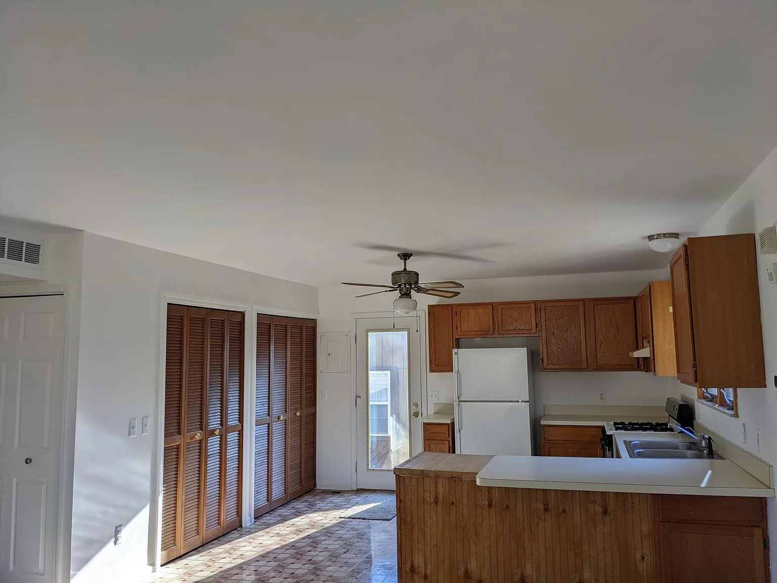 6032 Pickbourne St — Photo 4