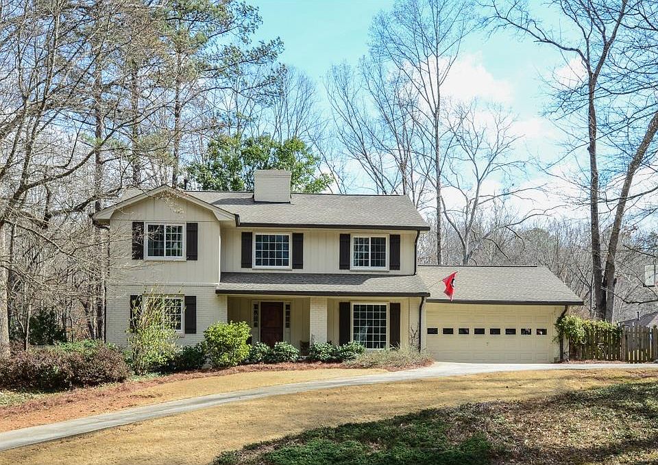 1st image of 52 Lakeshore Dr NE