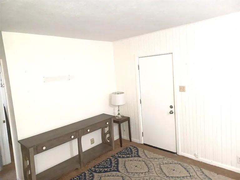 2808 Windsor Rd #B — Photo 5