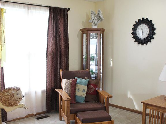 5th image of 591 Poppy Ln