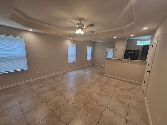 2nd image of 6858 Lakeview Dr #101