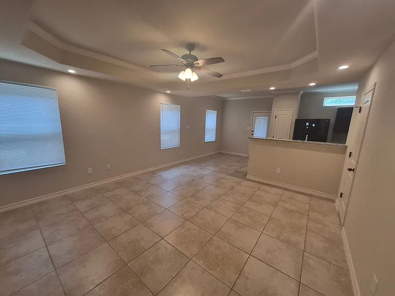 6858 Lakeview Dr #101 — Photo 2