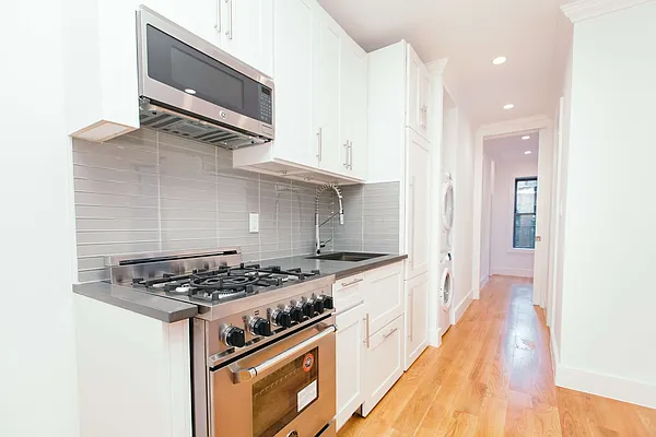Rented by Nooklyn NYC LLC | media 81