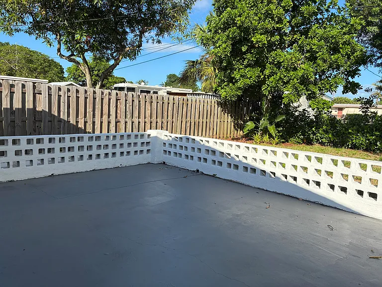 1558 NW 5th Ave — Photo 9