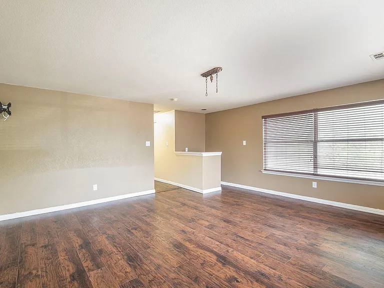 1169 London Dr — Photo 20