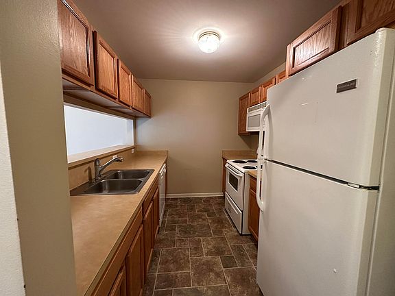 4th image of 3350 Skyline Dr