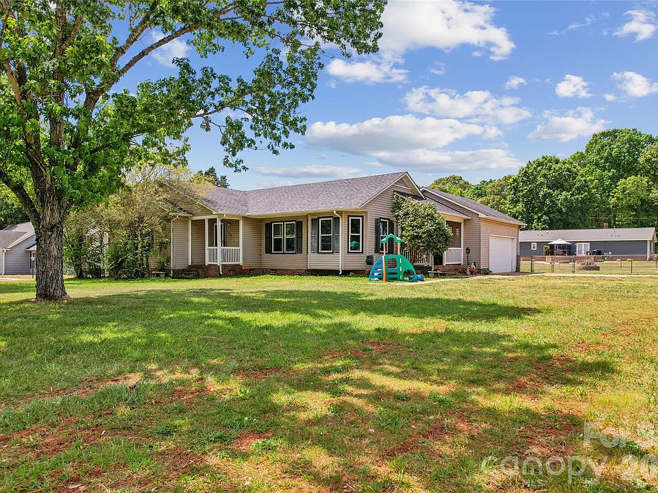 1st image of 120 Chapel Ct