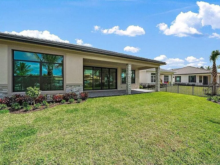 13613 Le Christine Dr — Photo 41