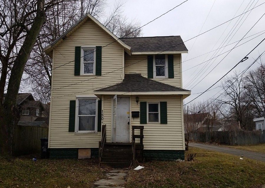1st image of 1504 Krau St