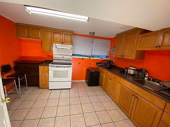 3rd image of 645 E 27th Ave