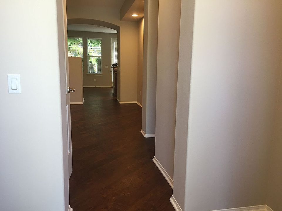 1st image of 28829 Sarasota Ln