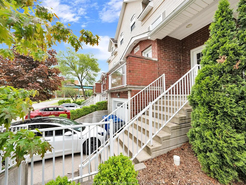 6 bed, $3,300 — Photo 3