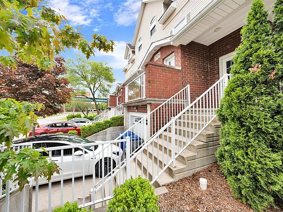 3rd image of 2929 Donnelly St