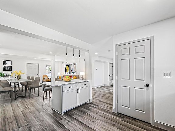 4th image of 156 Lakeshore Dr