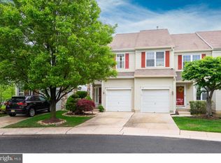 8 Barclay Ct, Bordentown, NJ 08505