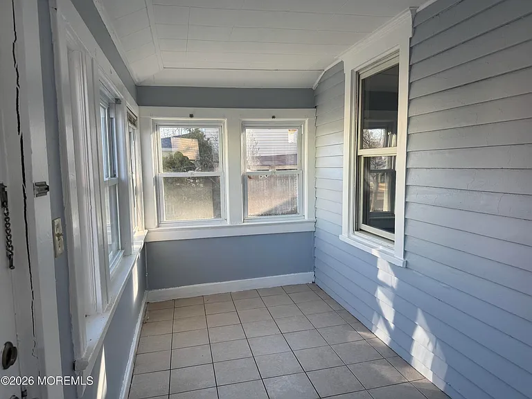 811 Central Ave — Photo 5
