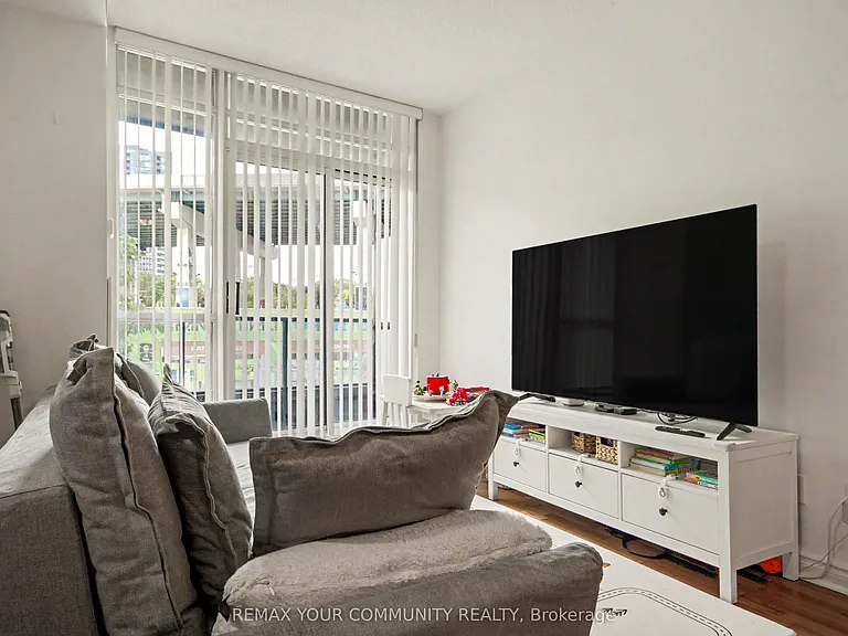 231 Fort York Blvd #219 — Photo 8