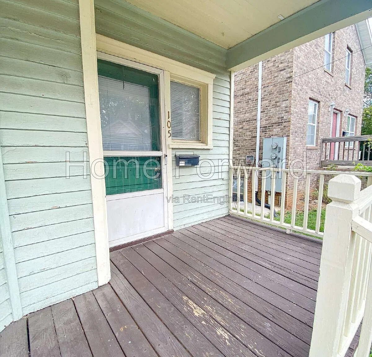 3 bed, 2.0 bath, 1094 sqft, $2,000 — Photo 2