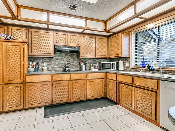 5th image of 3121 SW 128th St